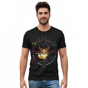 T-Shirt / Men's Black Graphic T-Shirt Featuring Eevee and Evolutions / EUC
